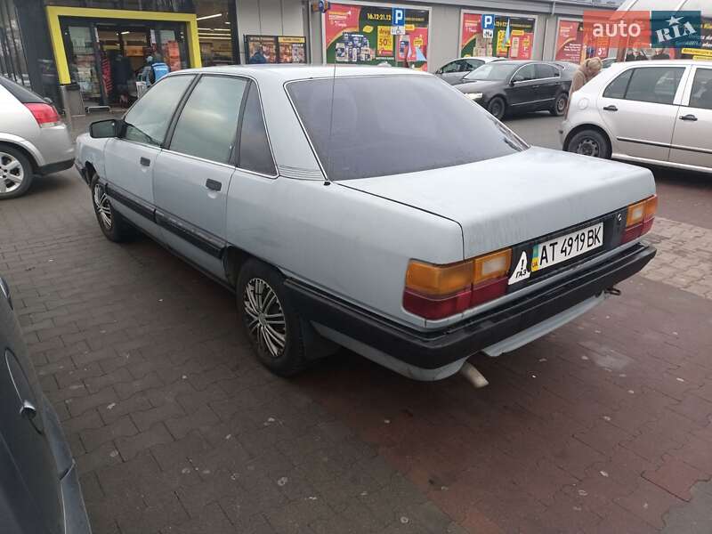 Седан Audi 100 1989 в Ивано-Франковске