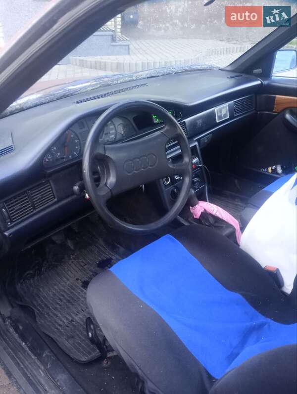 Седан Audi 100 1987 в Нововолынске