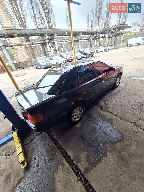 Седан Audi 100 1992 в Днепре