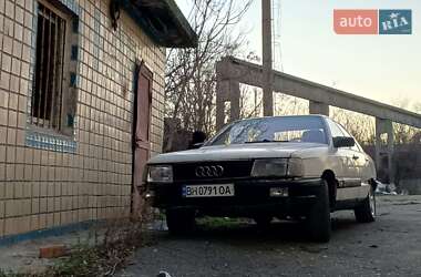Седан Audi 100 1985 в Одессе