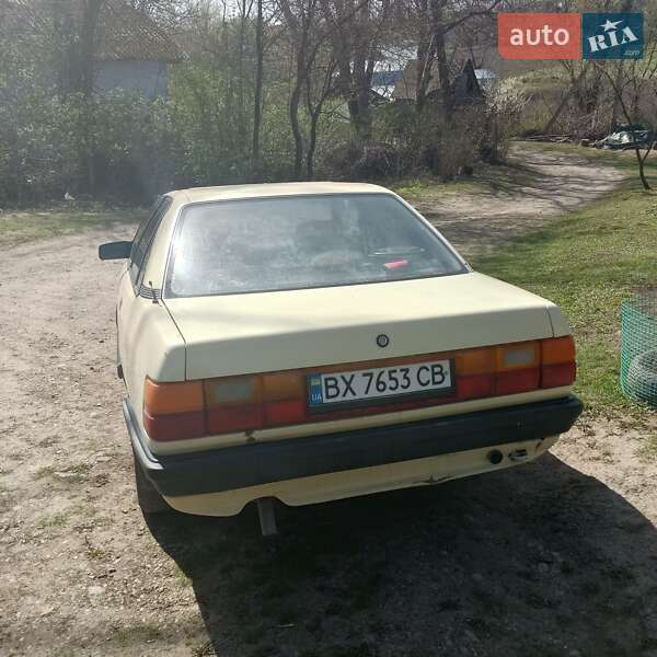 Седан Audi 100 1983 в Новой Ушице