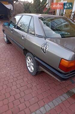 Седан Audi 100 1987 в 