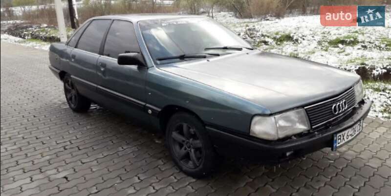 Седан Audi 100 1989 в 