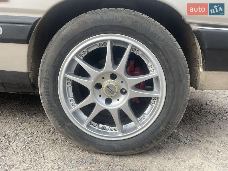 Седан Audi 100 1989 в Ровно