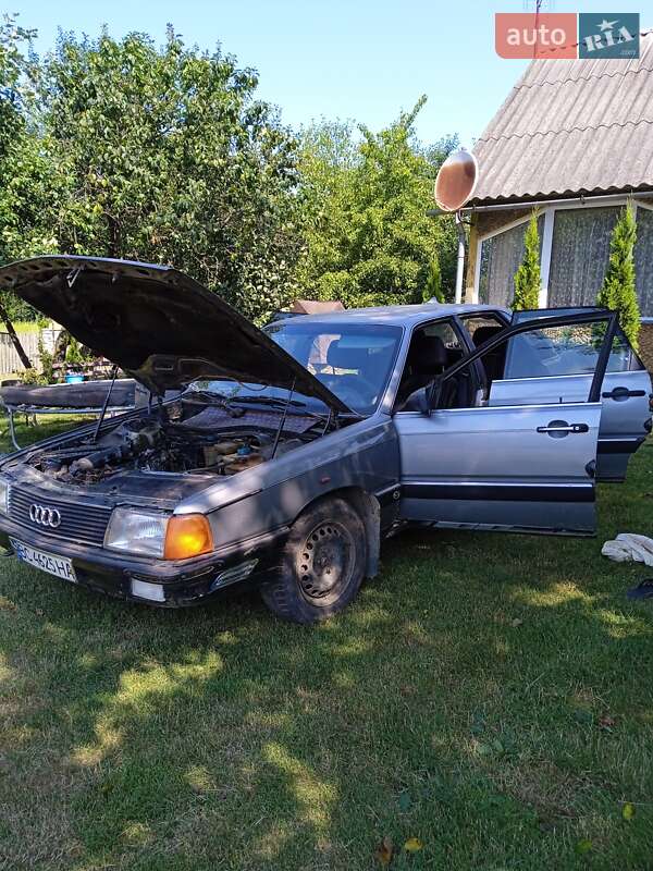 Седан Audi 100 1986 в Яворові