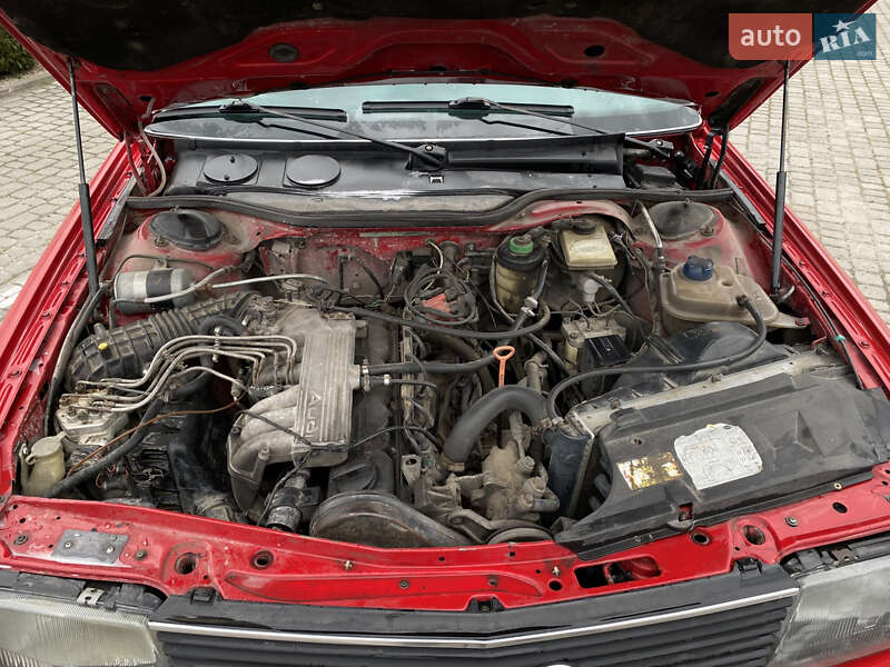 Седан Audi 100 1988 в Львові
