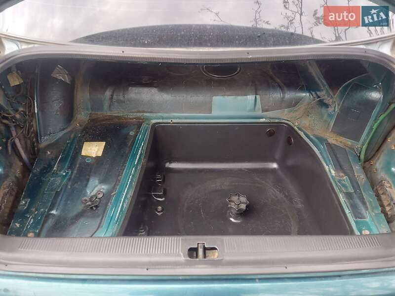Седан Audi 100 1993 в Харькове