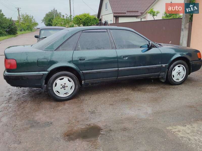 Седан Audi 100 1992 в Яготине