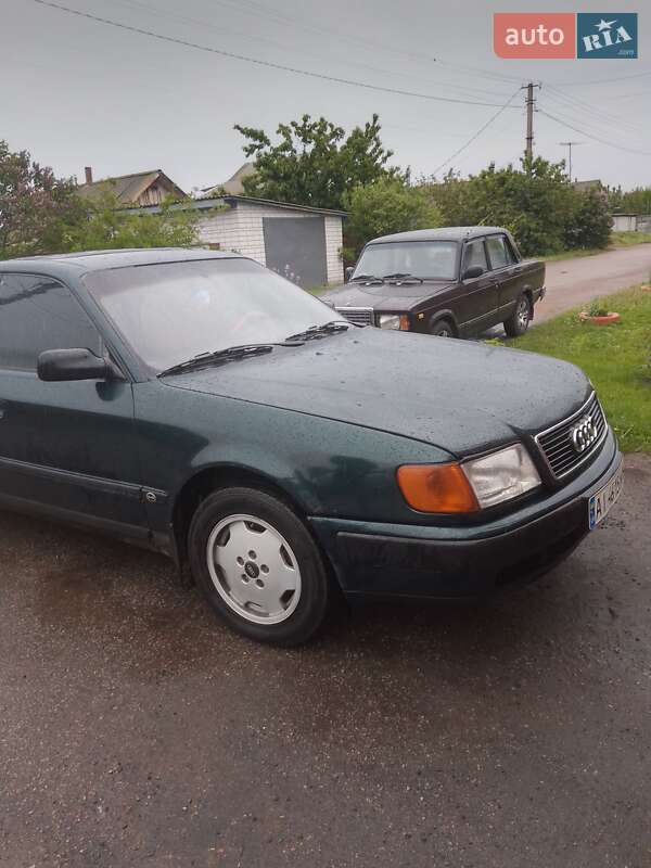 Седан Audi 100 1992 в Яготине