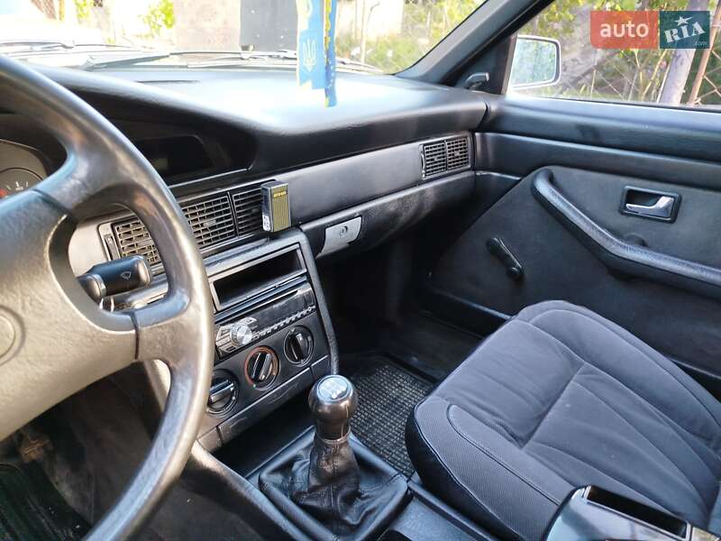 Седан Audi 100 1989 в Мукачево
