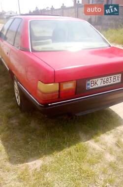 Седан Audi 100 1990 в 