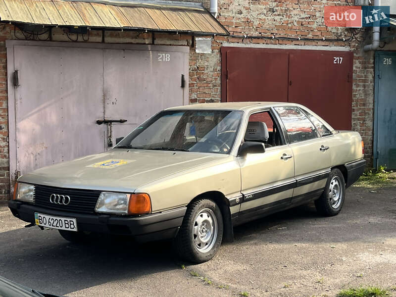 Седан Audi 100 1986 в 
