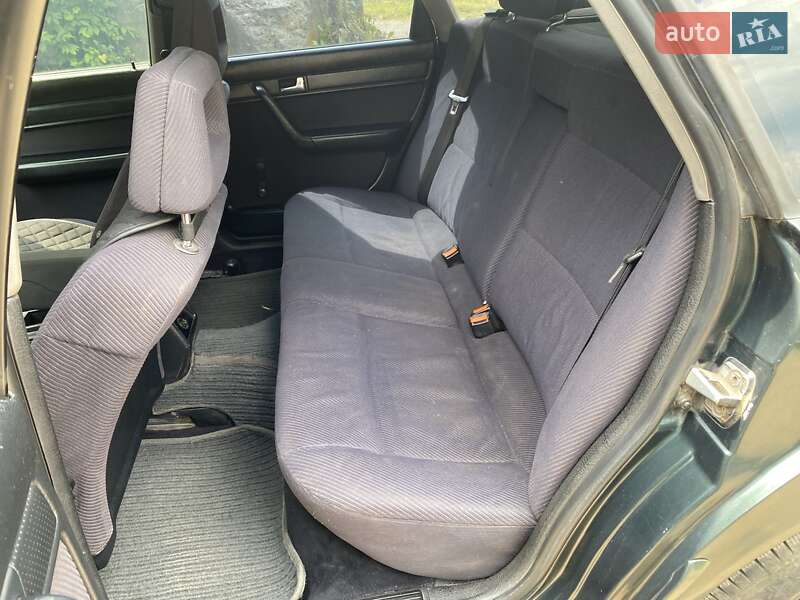 Седан Audi 100 1993 в Великому Березному