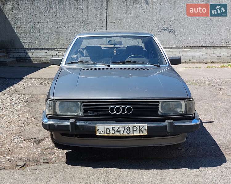 Седан Audi 100 1982 в Черкассах