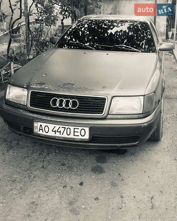 Седан Audi 100 1993 в Виноградове