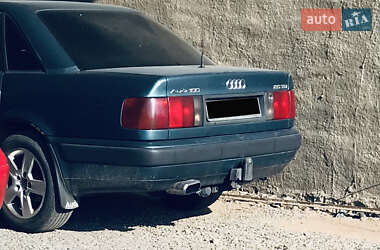 Седан Audi 100 1993 в Виноградове