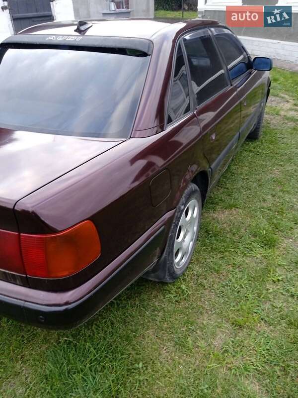 Седан Audi 100 1991 в Кельменцях