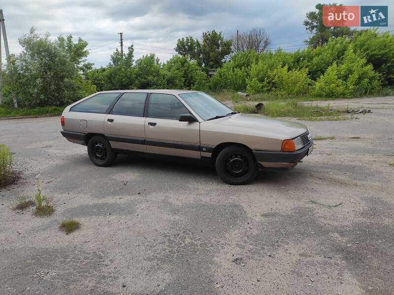 Универсал Audi 100 1989 в Глухове