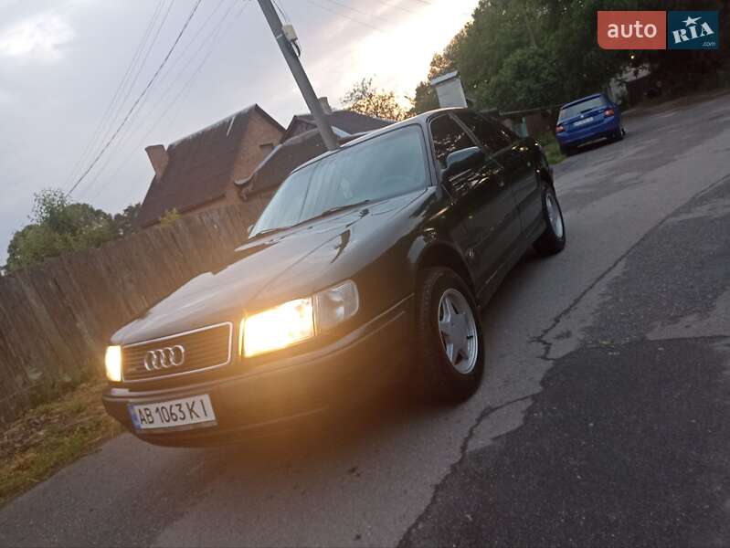 Седан Audi 100 1992 в Немирові
