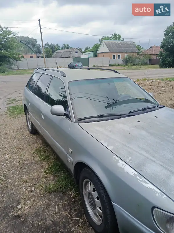 Audi 100