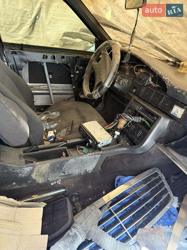 Седан Audi 100 1988 в Львові
