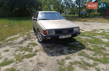 Седан Audi 100 1986 в 