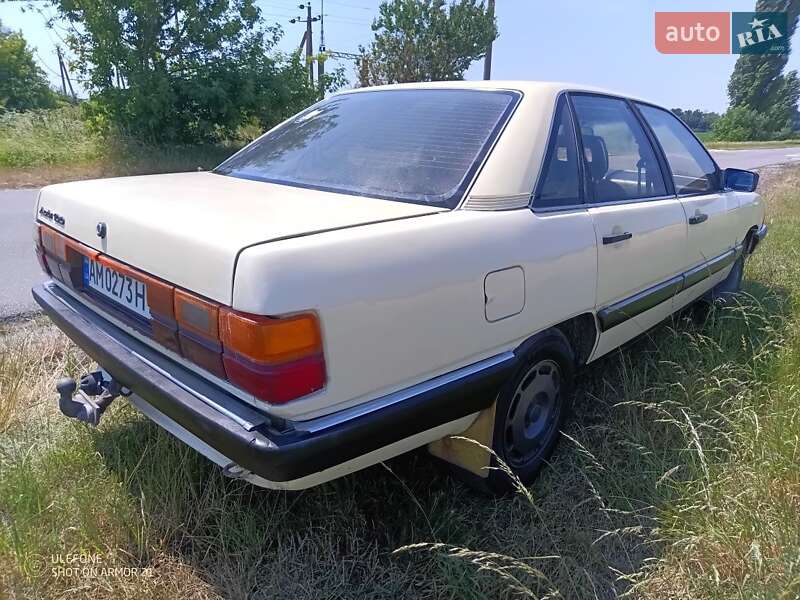 Седан Audi 100 1986 в Козятині