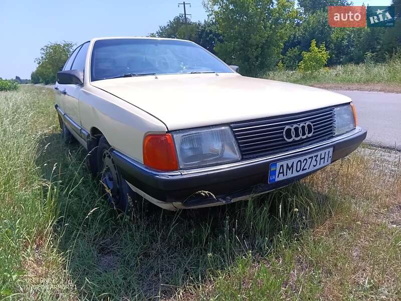 Седан Audi 100 1986 в Козятині