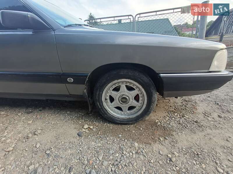 Седан Audi 100 1988 в Борщеве