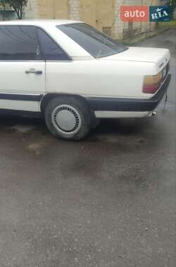 Седан Audi 100 1986 в 