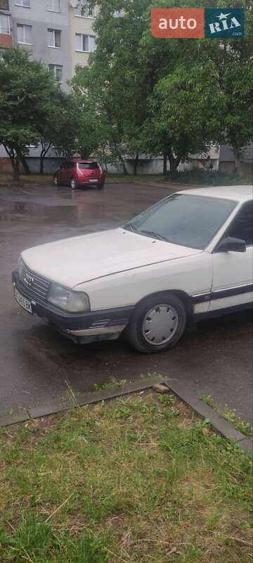 Седан Audi 100 1986 в Ивано-Франковске