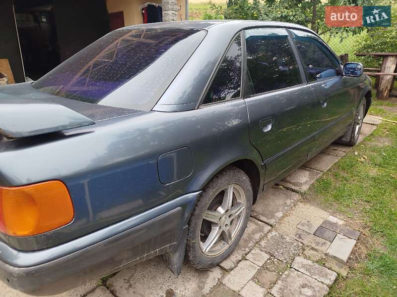 Седан Audi 100 1991 в Бобрке
