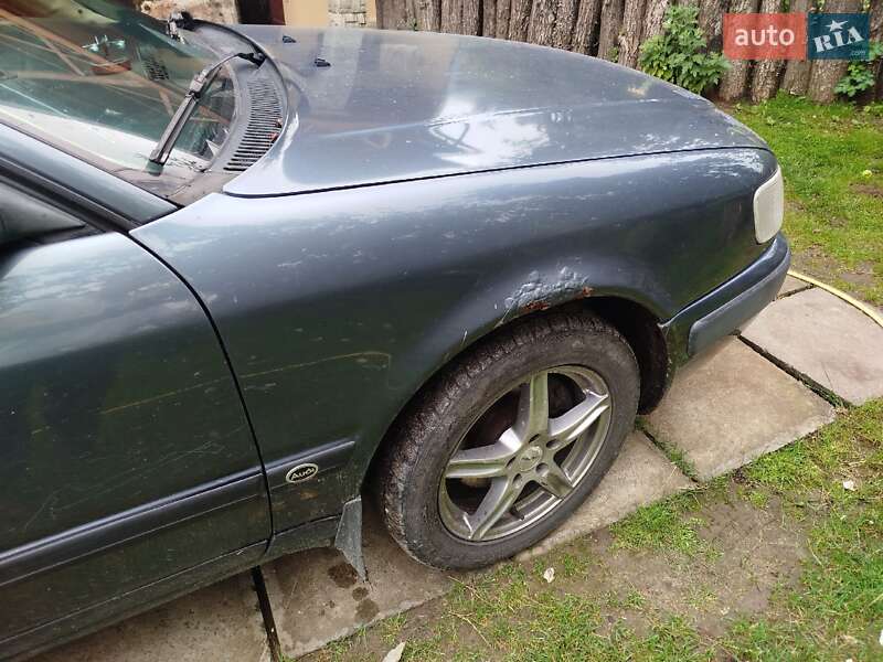 Седан Audi 100 1991 в Бобрке