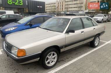 Седан Audi 100 1991 в Киеве