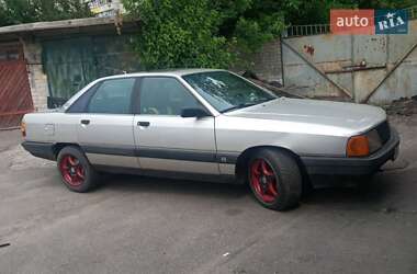 Седан Audi 100 1988 в Киеве