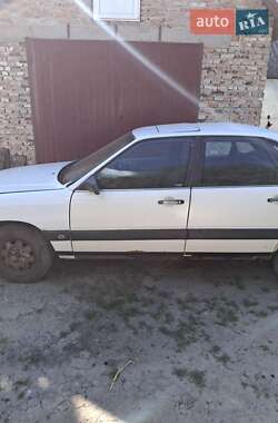 Седан Audi 100 1986 в Луцке