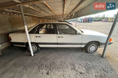 Седан Audi 100 1985 в 