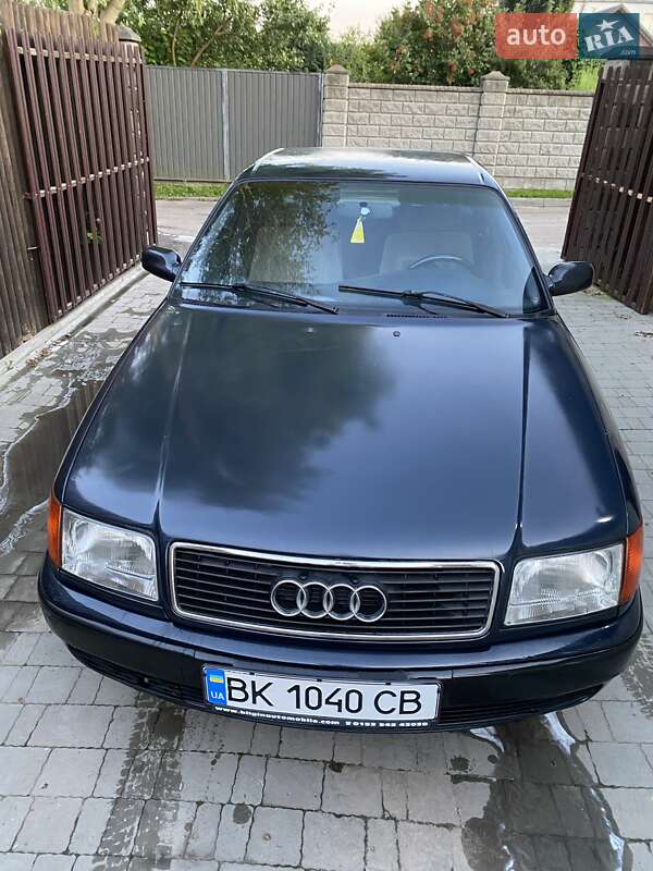 Седан Audi 100 1992 в Ровно