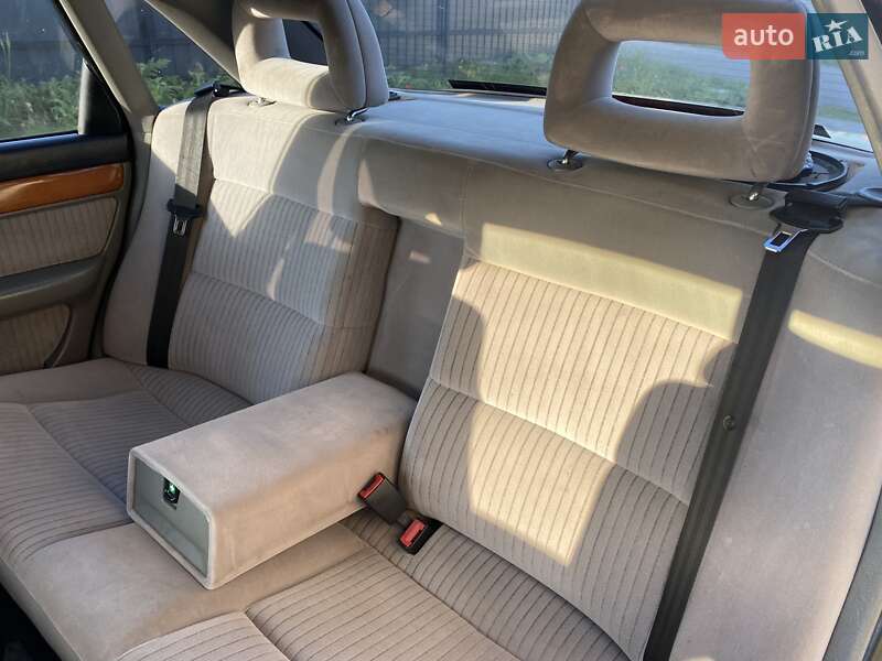 Седан Audi 100 1992 в Ровно