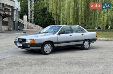 Седан Audi 100 1984 в 