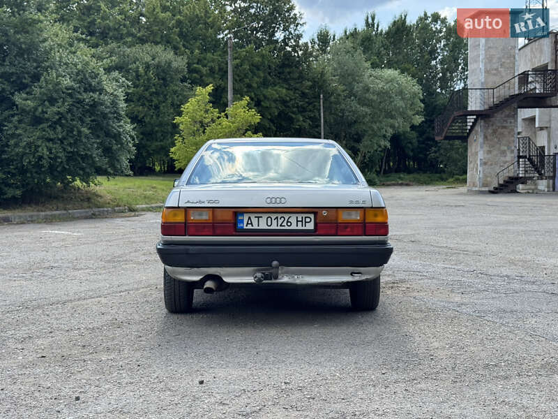 Седан Audi 100 1984 в Ивано-Франковске