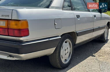 Седан Audi 100 1984 в 
