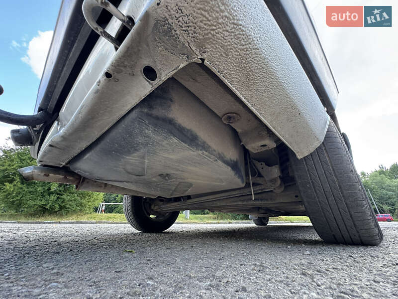 Седан Audi 100 1984 в Ивано-Франковске