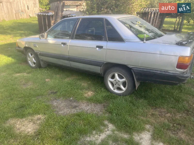 Audi 100 1988 Audi 100 1988