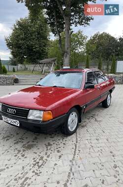 Седан Audi 100 1990 в Чернівцях