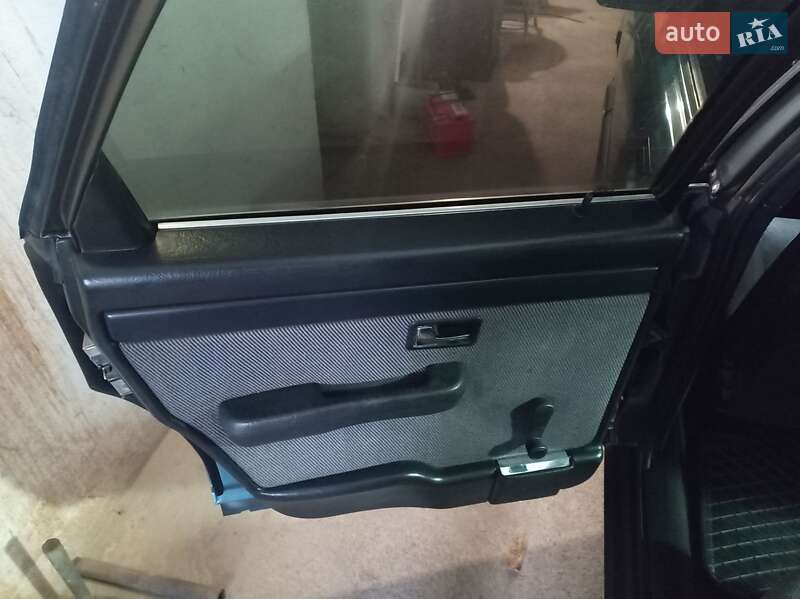 Седан Audi 100 1990 в Ладыжине