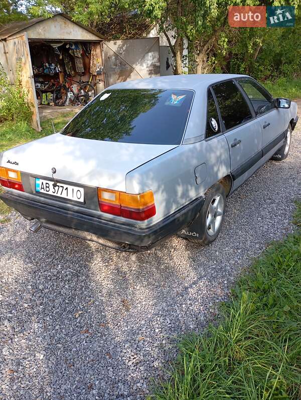 Седан Audi 100 1983 в Хмельнике