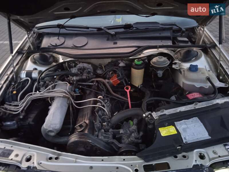 Седан Audi 100 1988 в Луцке