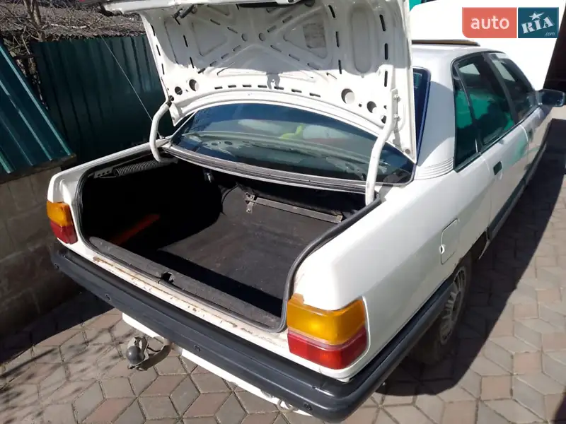 Audi 100
