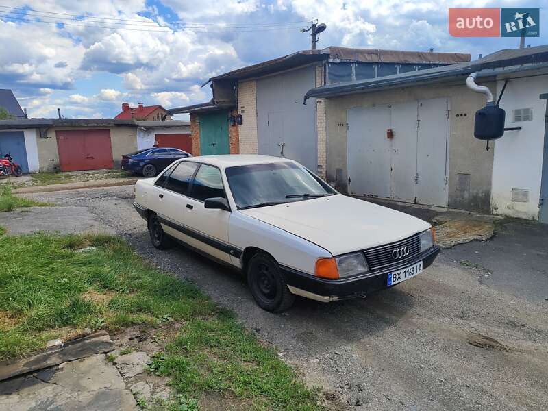 Седан Audi 100 1989 в Хмельницькому